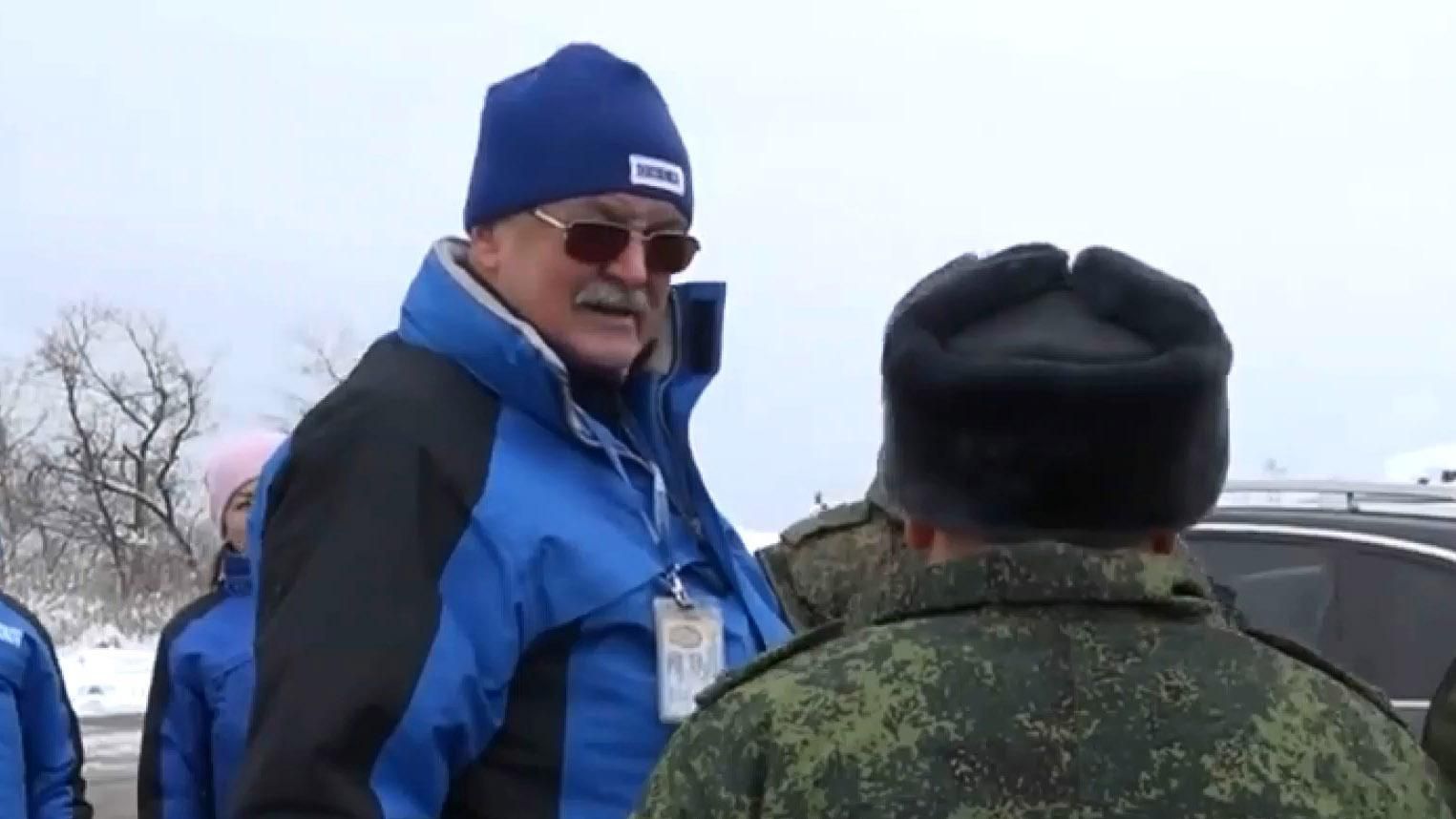 "Лише механічний жест": в ОБСЄ виправдовують дружні обійми свого представника з терористом "Лише механічний жест": в ОБСЄ виправдовують дружні обійми свого представника з терористом