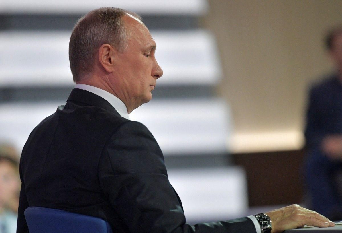 Відчайдушно шукає угоду із Заходом, – Піонтковський про нові заяви Путіна