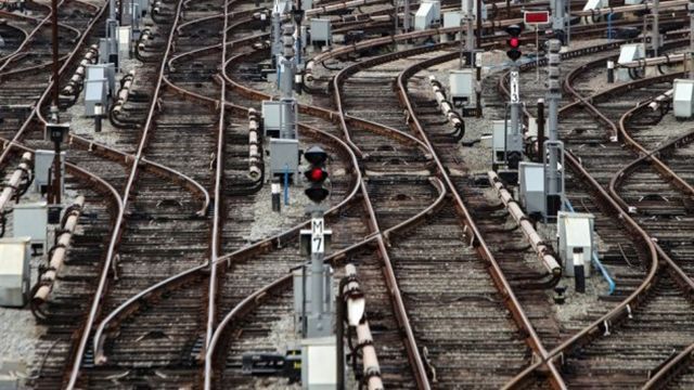 Залізнична аварія у Бельгії: при транспортуванні з місця ДТП поїзд збив насмерть групу робочих