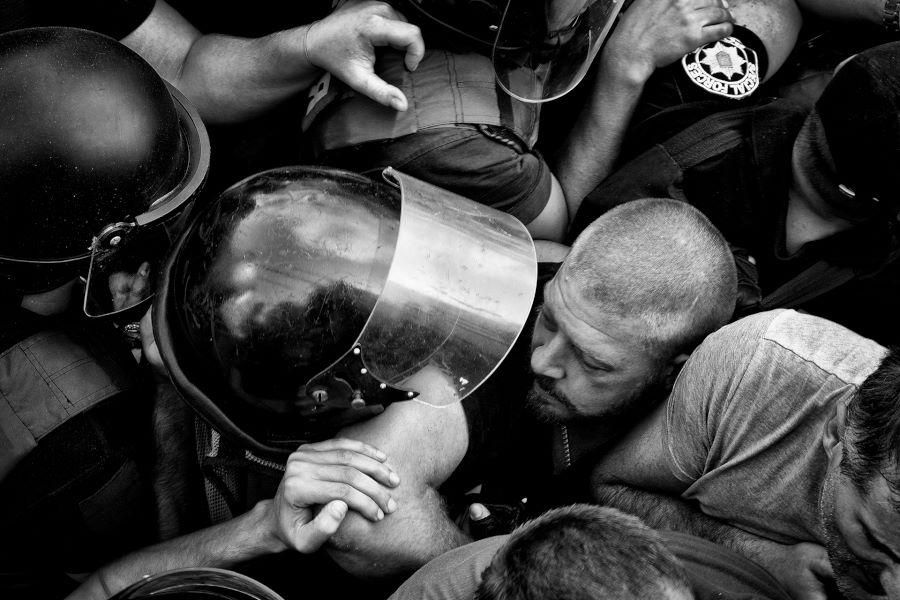 Фото столкновений в Одессе получило медаль престижного конкурса Фото столкновений в Одессе получило медаль престижного конкурса