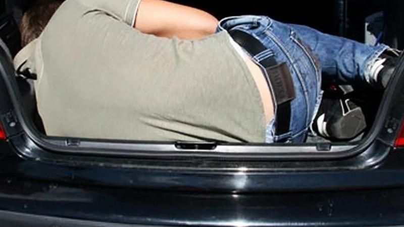 Иностранцы совершили дерзкое похищение парня в Киеве Иностранцы совершили дерзкое похищение парня в Киеве