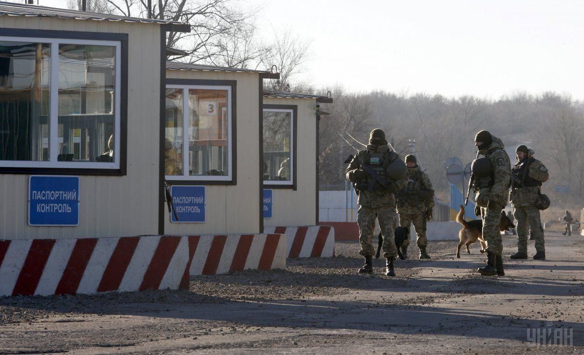 Боевики обстреляли КПВВ из крупнокалиберных минометов и пулеметов