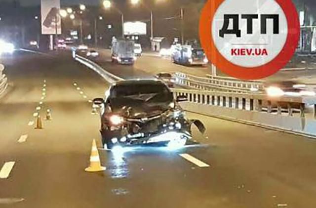 У Києві сталася масштабна ДТП: фото У Києві сталася масштабна ДТП: фото