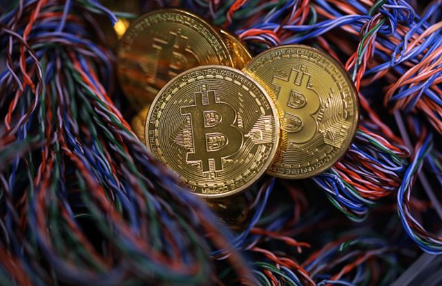 Курс биткойна продолжает бить рекорды: известна новая стоимость Курс биткойна продолжает бить рекорды: известна новая стоимость