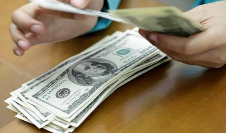 У міграційній службі кажуть, що впіймали "агента" НАБУ на спробі дати хабар У міграційній службі кажуть, що впіймали "агента" НАБУ на спробі дати хабар