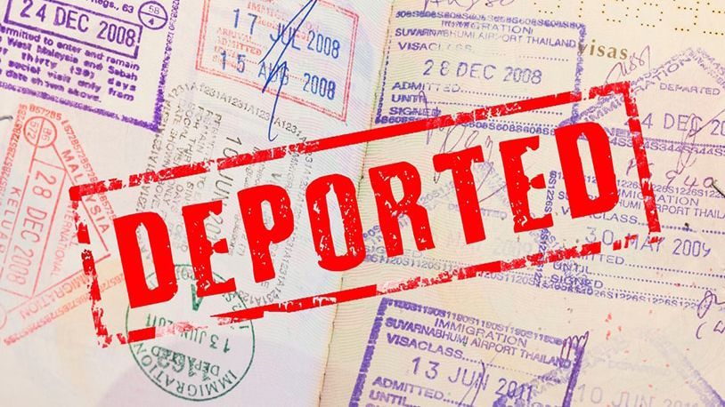 В Латвии нескольких россиян готовят к депортации В Латвии нескольких россиян готовят к депортации