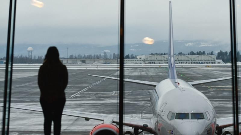 Снігопад спричинив колапс в аеропортах Москви: десятки рейсів затримуються