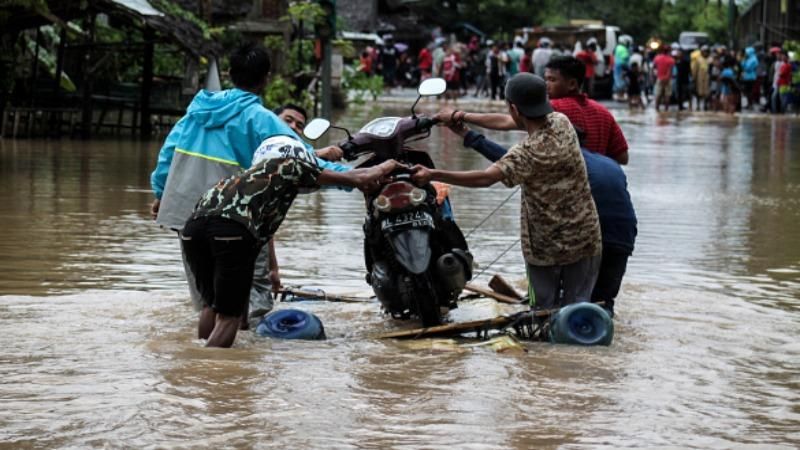 Руйнівні повені на Шрі-Ланці та в Індонезії: серед жертв може бути українець Руйнівні повені на Шрі-Ланці та в Індонезії: серед жертв може бути українець