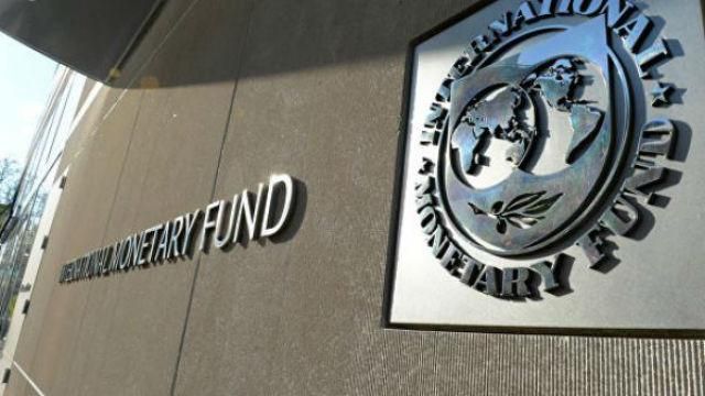 Цього року Україна виплатила МВФ більше ніж отримала кредиту 