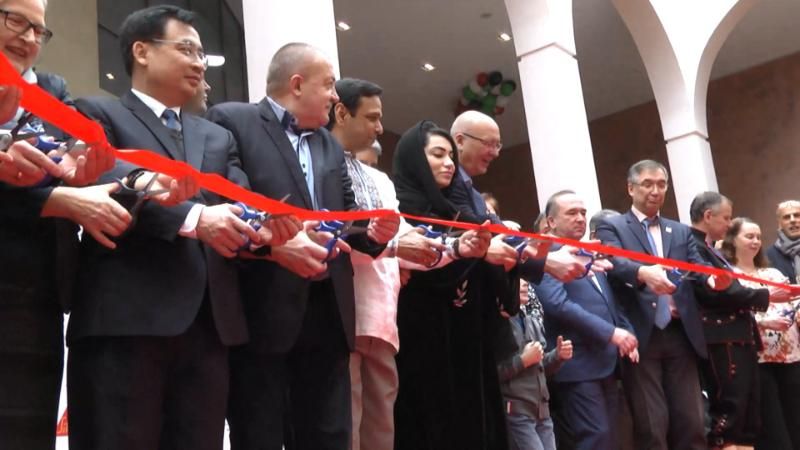 44 посли та дипломати з різних країн зібралися в Україні на незвичному ярмарку
44 посли та дипломати з різних країн зібралися в Україні на незвичному ярмарку