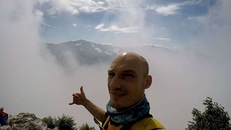 Загинув руфер, на якого "повісили" розмальовування у синьо-жовтий зірки в Москві Загинув руфер, на якого "повісили" розмальовування у синьо-жовтий зірки в Москві