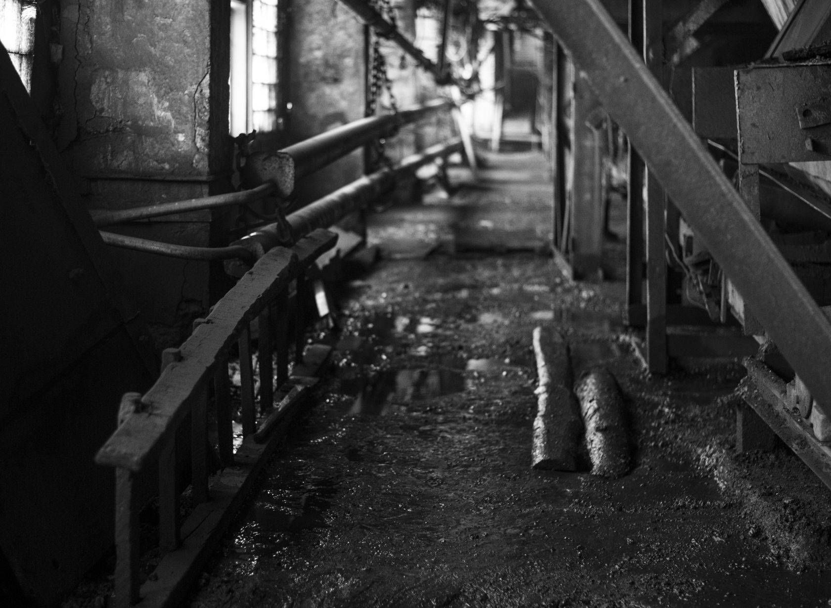 На Луганщині шахтарі опинилися під завалами На Луганщині шахтарі опинилися під завалами