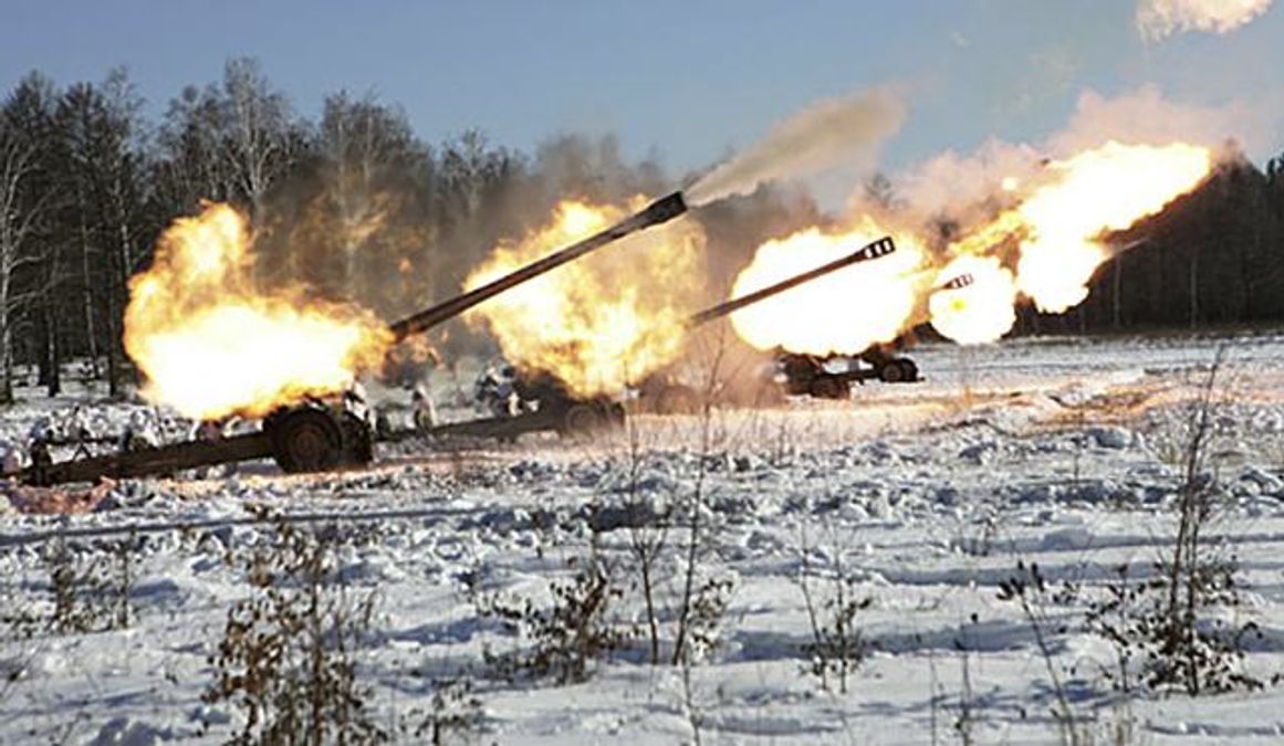 Боевики накрывают огнем бойцов АТО из запрещенного оружия: украинские военные дают отпор Боевики накрывают огнем бойцов АТО из запрещенного оружия: украинские военные дают отпор