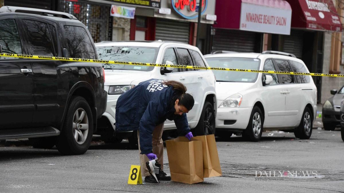 Напал с ножом, после чего въехал в толпу людей: смертельное нападение в Нью-Йорке