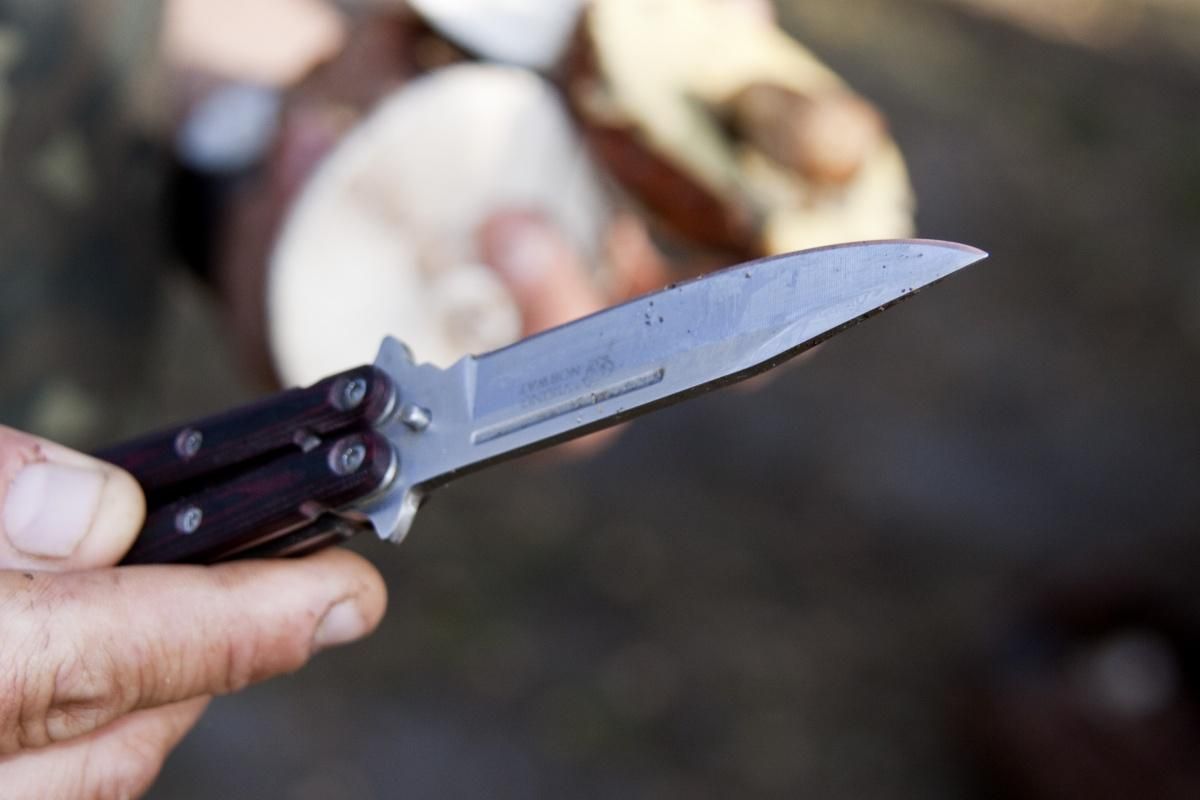 Військовослужбовець ударом ножем у груди вбив іншого військового на Одещині