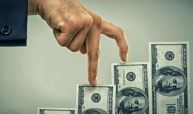 Чому так стрімко росте долар: в НБУ роз’яснили ситуацію Чому так стрімко росте долар: в НБУ роз’яснили ситуацію