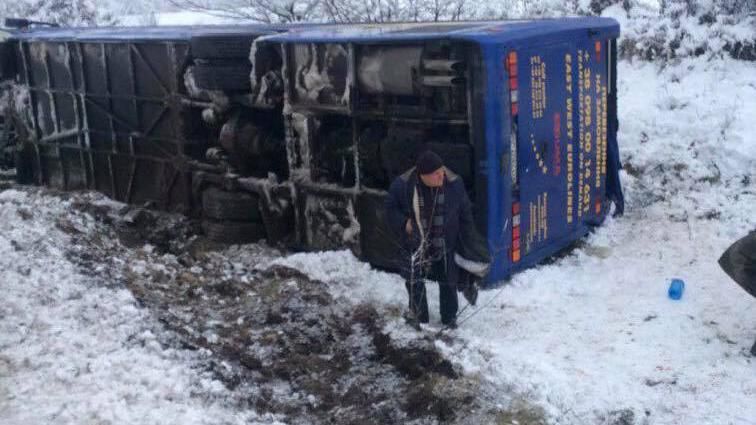 Автобус із 30 пасажирами перекинувся на Львівщині: є фото та відео