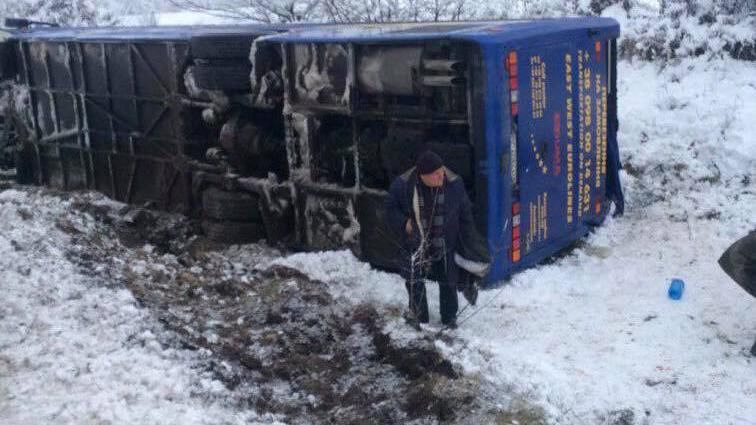 Автобус с 30 пассажирами перевернулся на Львовщине: есть фото и видео