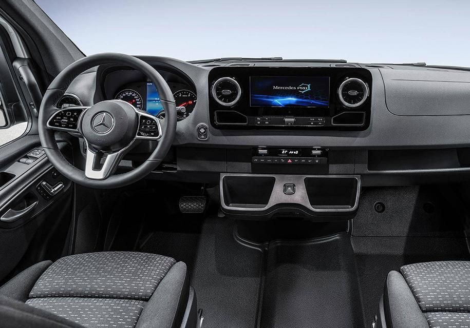 Новий Mercedes-Benz Sprinter обіцяє прорив в області логістичних платформ