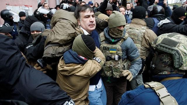 Саакашвили резко ответил Луценко на обвинения