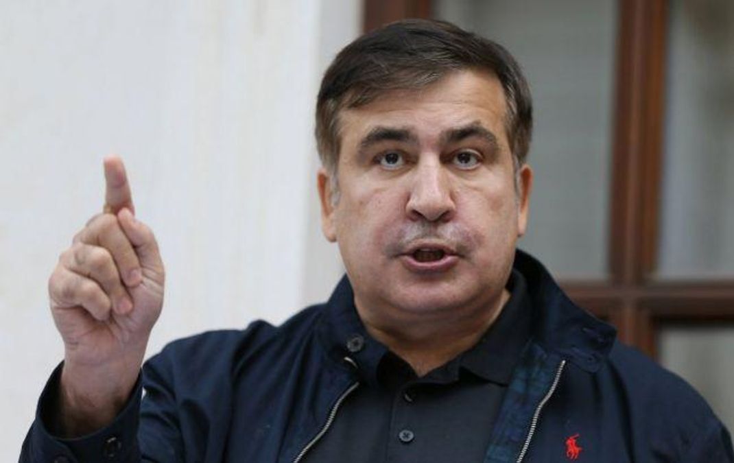 Порошенко чистив туфлі Януковича, – Саакашвілі різко відповів на звинувачення ГПУ Порошенко чистив туфлі Януковича, – Саакашвілі різко відповів на звинувачення ГПУ
