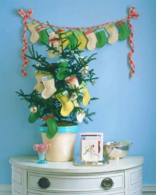 Оригінальна новорічна ялинка Оригінальна новорічна ялинка