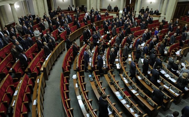 Нардепи лише з другого разу погодились розглянути відставку Соболєва Нардепи лише з другого разу погодились розглянути відставку Соболєва