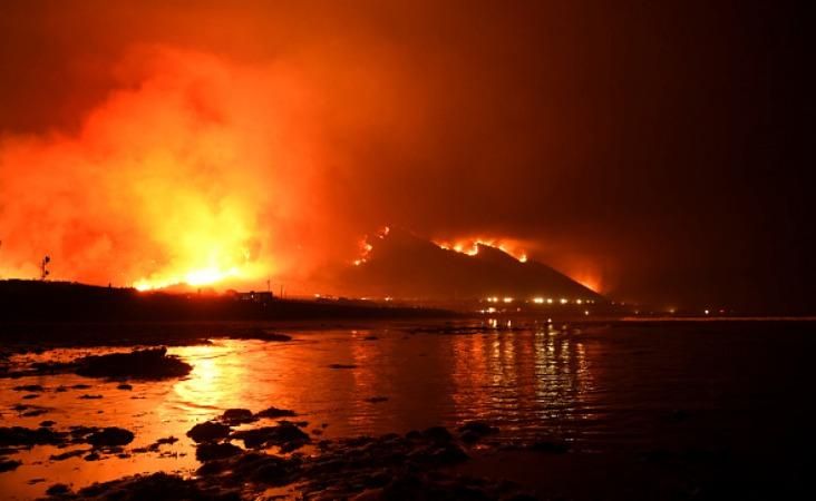 Пожары в Лос-Анджелесе: в Калифорнии высший уровень опасности