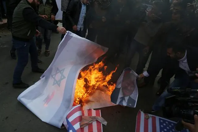 Портрет Трампа спалили у секторі Газа Портрет Трампа спалили у секторі Газа