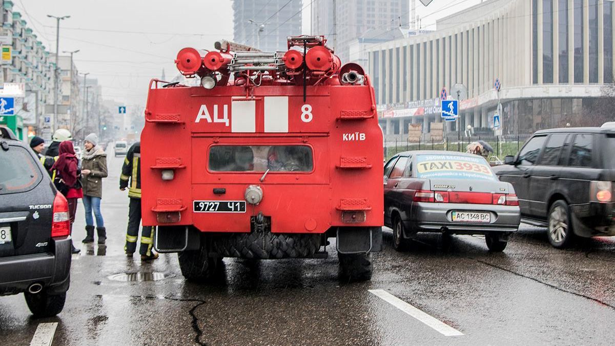 В центре Киева произошло необычное ДТП