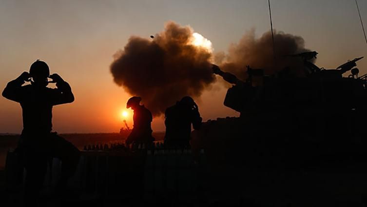 Ізраїль відповів на ракетні обстріли потужними танками та авіацією Ізраїль відповів на ракетні обстріли потужними танками та авіацією