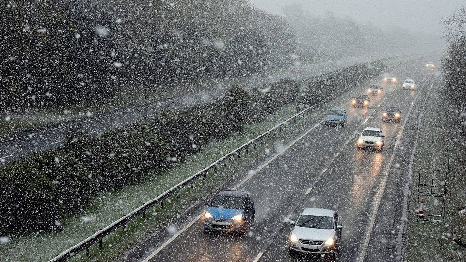 Водителей предупреждают об ухудшении погодных условий: на дороге возможна гололедица Водителей предупреждают об ухудшении погодных условий: на дороге возможна гололедица