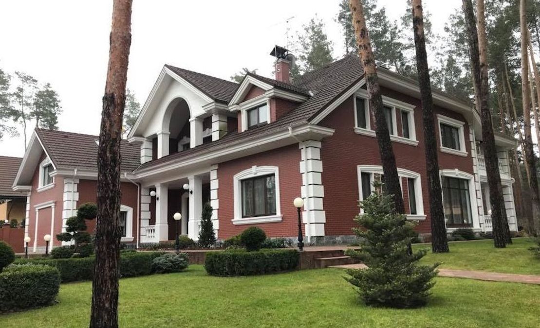 Нардеп разоблачил ложь Луценко и показал фото его роскошного дома