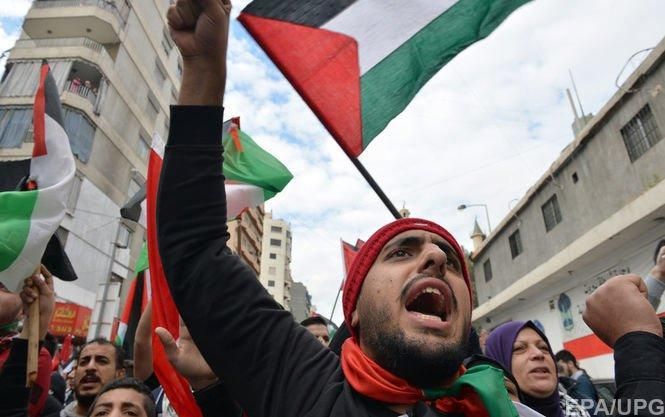 В Ливане прошли массовые беспорядки под стенами посольства США В Ливане прошли массовые беспорядки под стенами посольства США