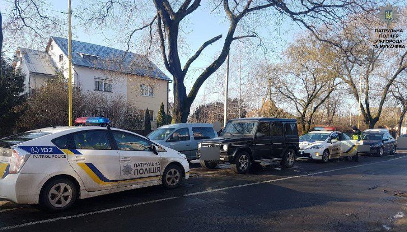 В Ужгороді патрульні врятували чоловіка від викрадення: фото В Ужгороді патрульні врятували чоловіка від викрадення: фото