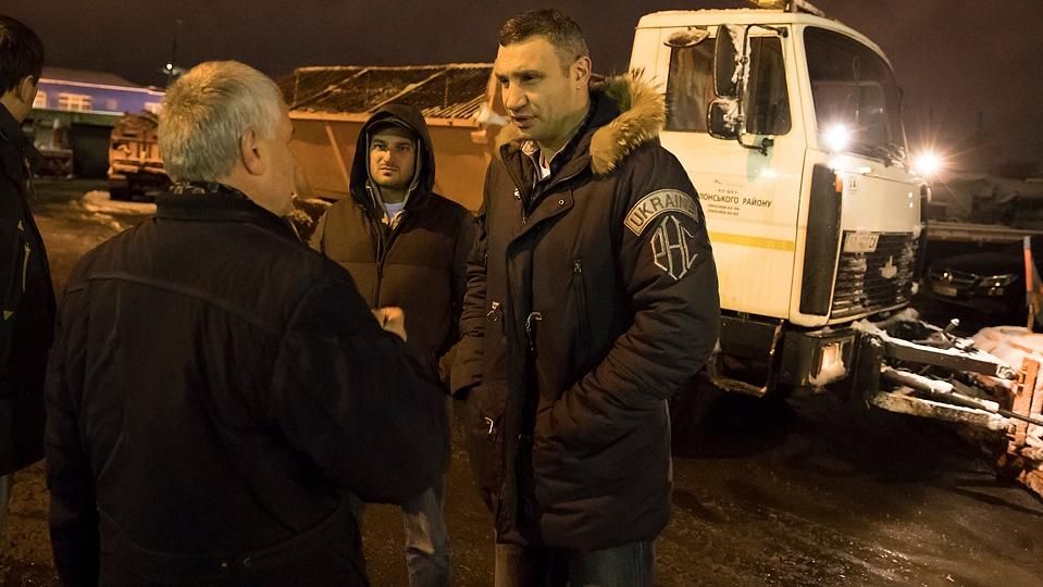 Кличко лично проверил, как убирают Киев от снега: фото Кличко лично проверил, как убирают Киев от снега: фото