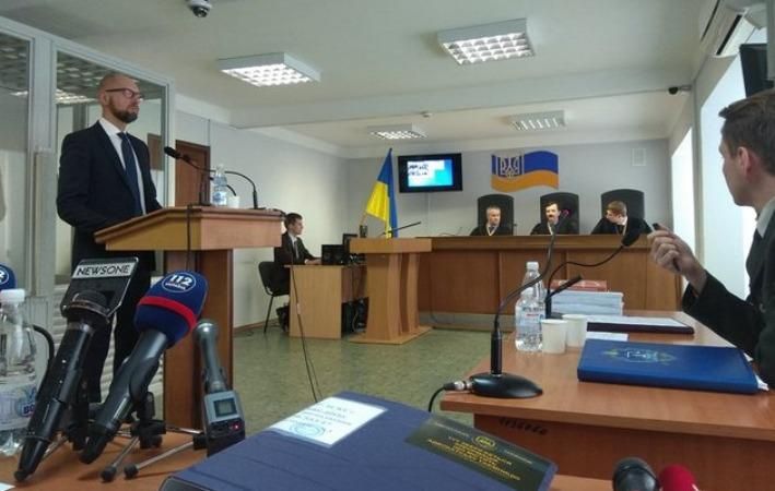 Во время аннексии Крыма украинским военным позволяли применять оружие, – Яценюк Во время аннексии Крыма украинским военным позволяли применять оружие, – Яценюк