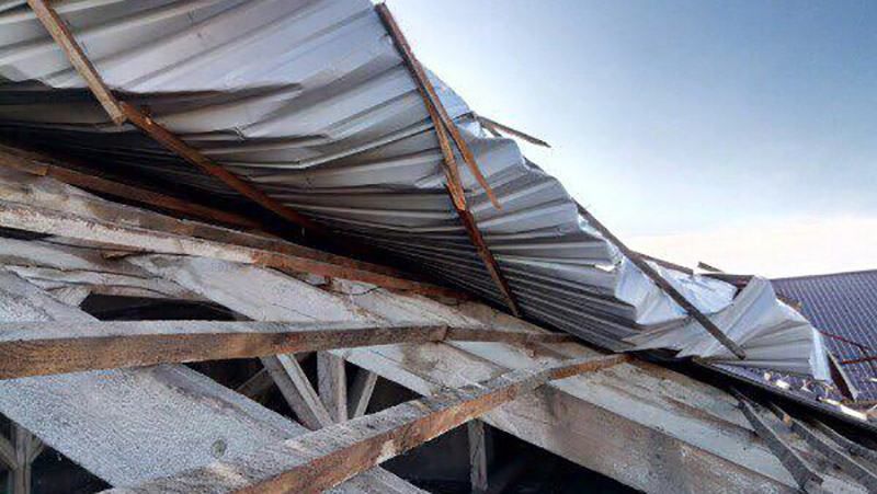 Кровля дома травмировала несовершеннолетнюю девушку во Львовской области Кровля дома травмировала несовершеннолетнюю девушку во Львовской области