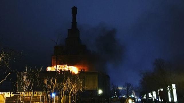 В Москве горело ВДНХ: фото пожара