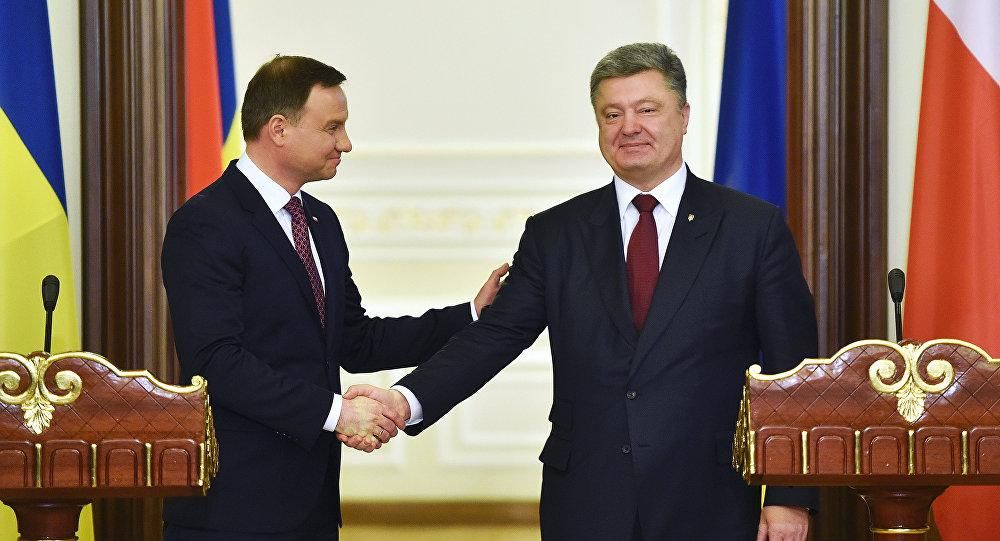 Дуда хоче відновлення перепоховання останків загиблих в Україні і Польщі Дуда хоче відновлення перепоховання останків загиблих в Україні і Польщі