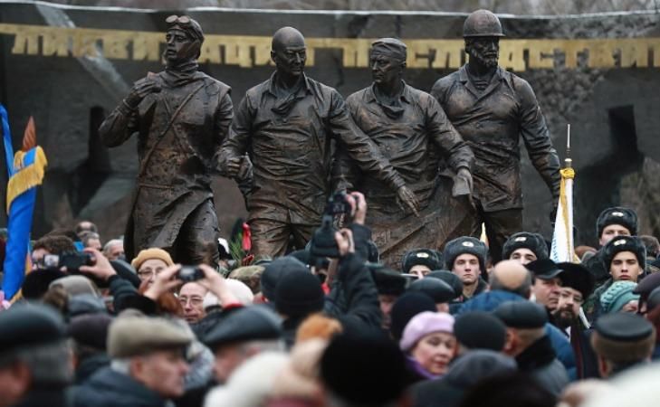 В Москве помпезно открыли памятник ликвидаторам аварии на ЧАЭС