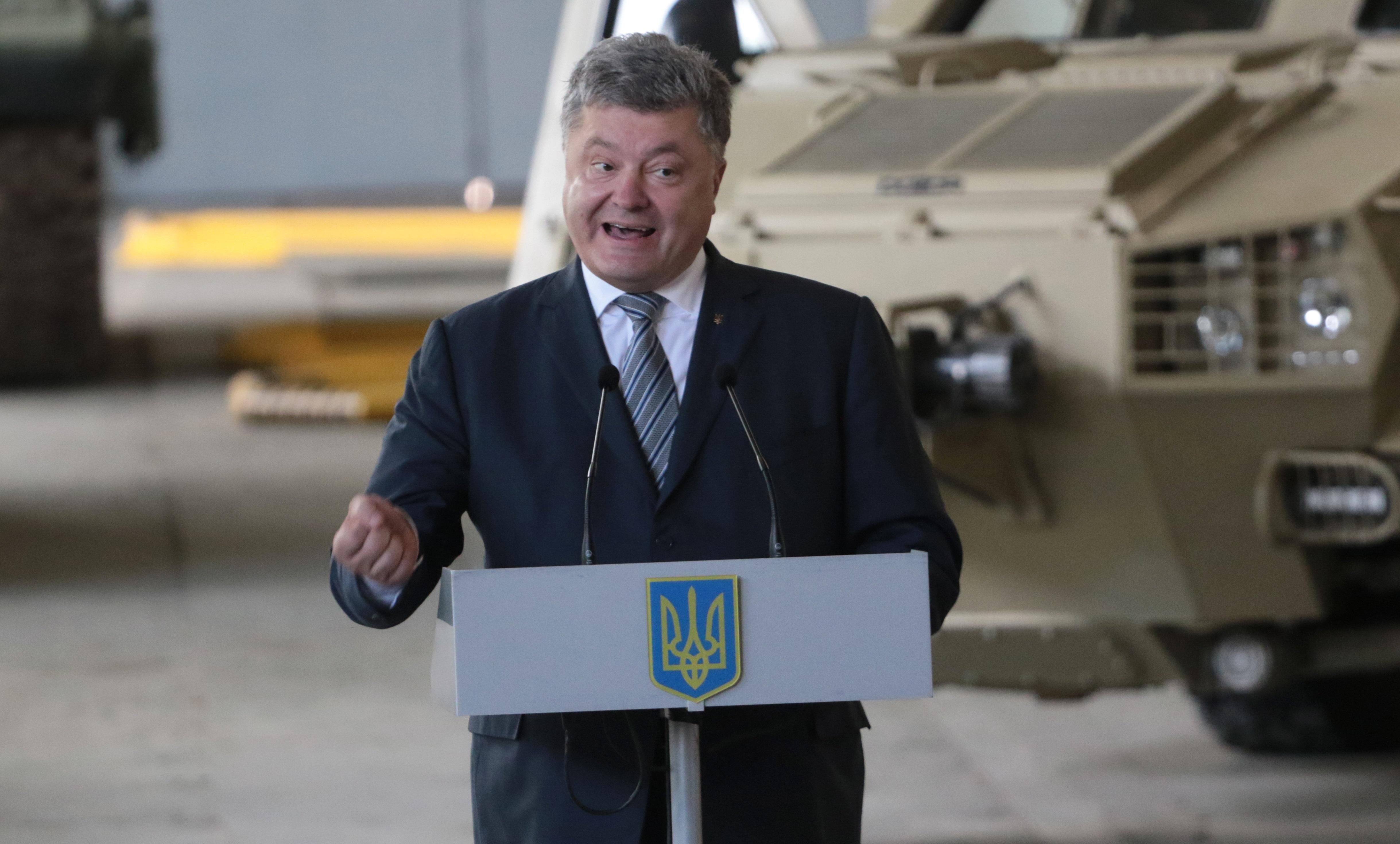 Мощный сигнал: Порошенко обратился к США и Канаде Мощный сигнал: Порошенко обратился к США и Канаде