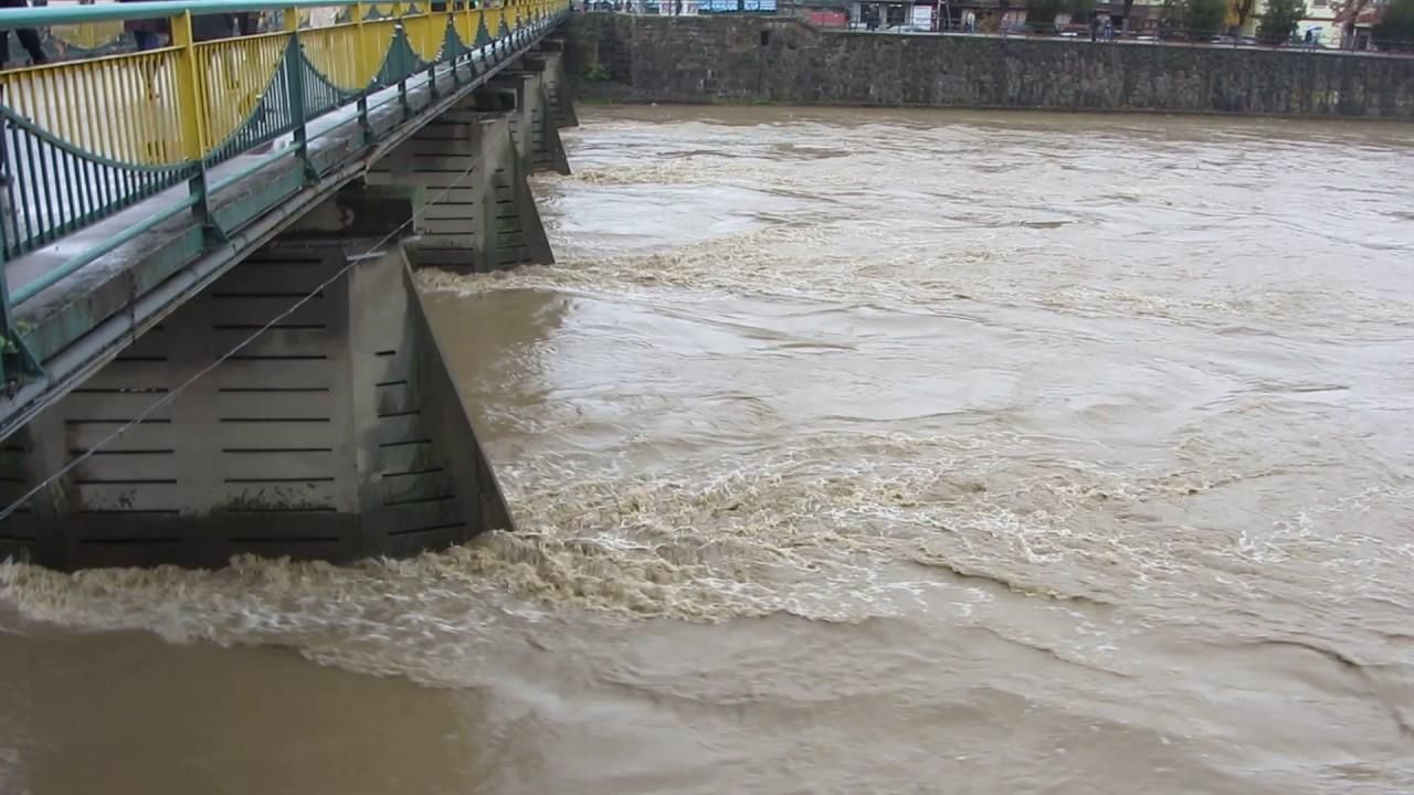 На Закарпатье начались паводки: подтоплены поля и дороги На Закарпатье начались паводки: подтоплены поля и дороги