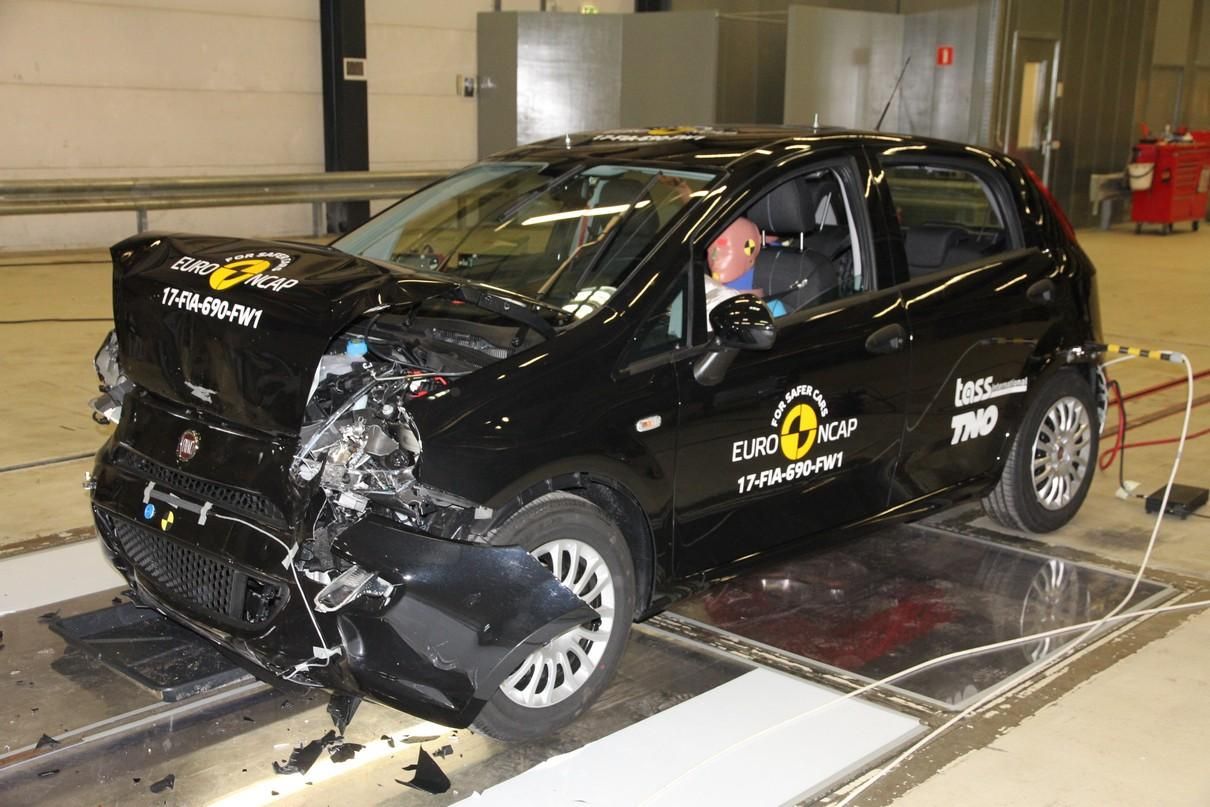 Cенсация на краш-тесте Euro NCAP: ветеран опозорился

