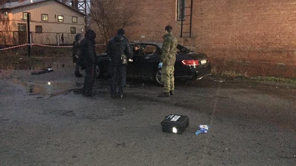 Автомобиль прокурора неизвестные взорвали в Днепре Автомобиль прокурора неизвестные взорвали в Днепре