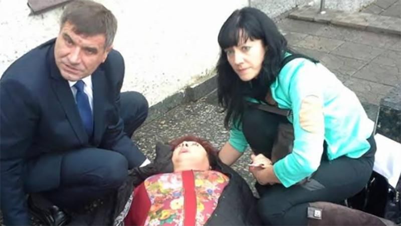 В УКРОПі переконують, що заступник мера накинувся з кулаками на їхню депутатку В УКРОПі переконують, що заступник мера накинувся з кулаками на їхню депутатку