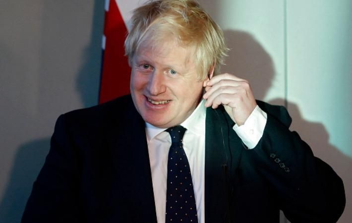 "Ням": британский министр смешно посмаковал сок из Фукусимы "Ням": британский министр смешно посмаковал сок из Фукусимы