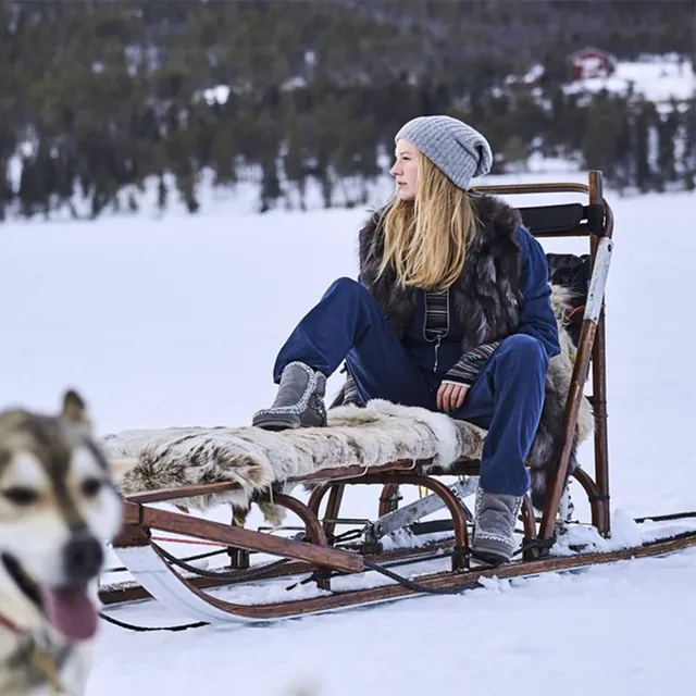 Зимове взуття не повинно пропускати вологу та бути слизьким Зимове взуття не повинно пропускати вологу та бути слизьким