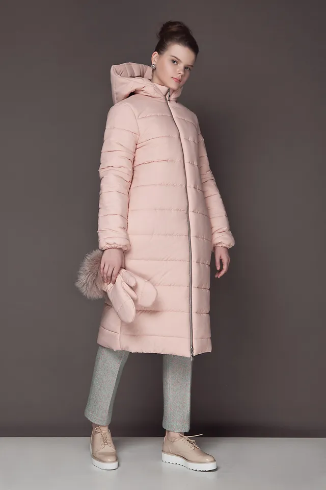 Верхній зимовий одяг має бути теплим та зручним Верхній зимовий одяг має бути теплим та зручним