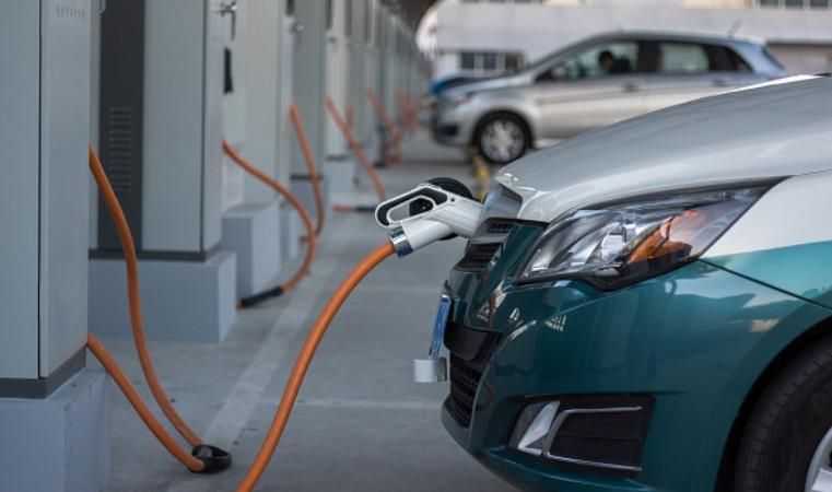 10% паркомісць, пристосованих для електрокарів, хочуть ввести на законодавчому рівні 10% паркомісць, пристосованих для електрокарів, хочуть ввести на законодавчому рівні